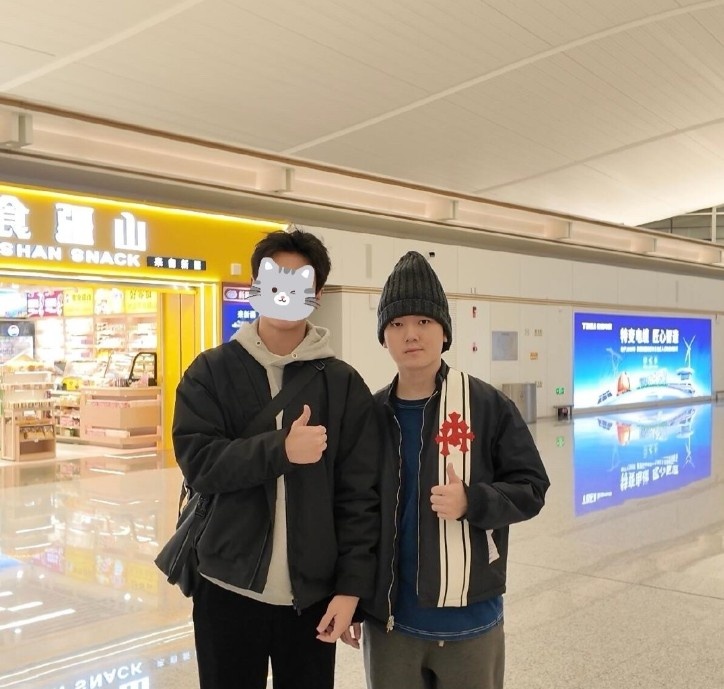 网友晒照:在乌鲁木齐机场偶遇JackeyLove
